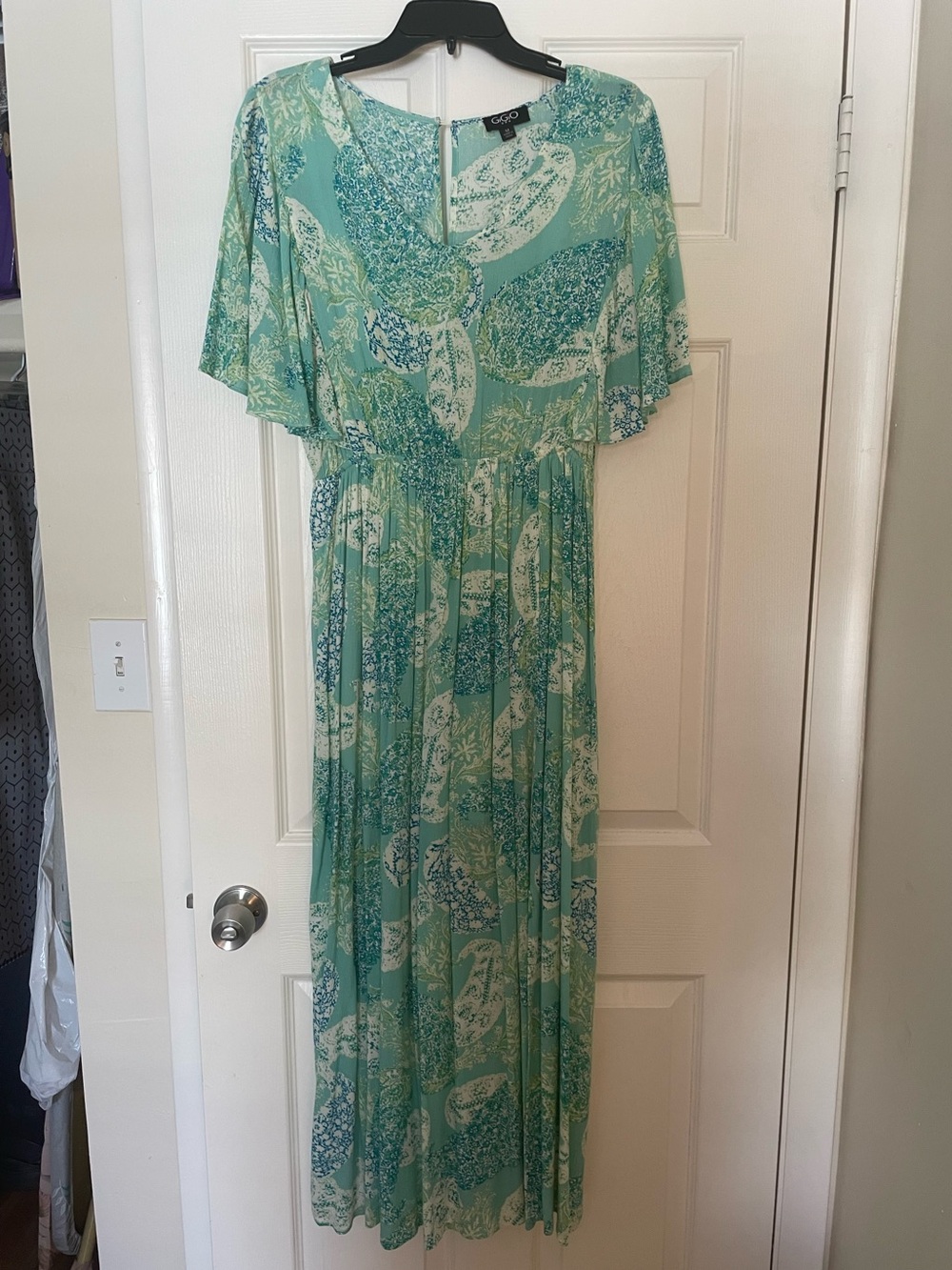 Flowy Mint Green Paisley Maxi Dress with Flutter Sleeves